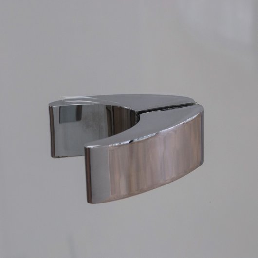 Highly designed handle in chrome finish
